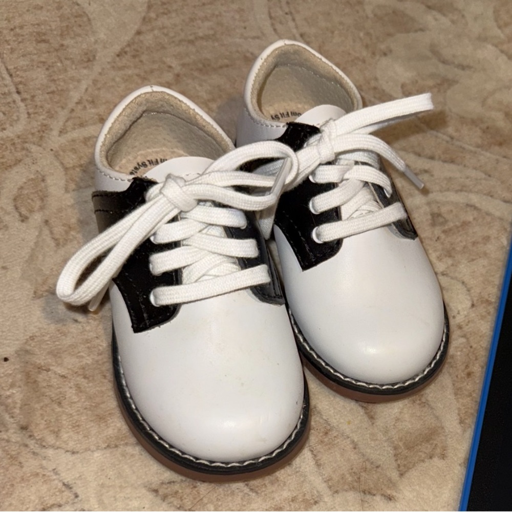 FootMates White and Black Dress Shoes for Kids
